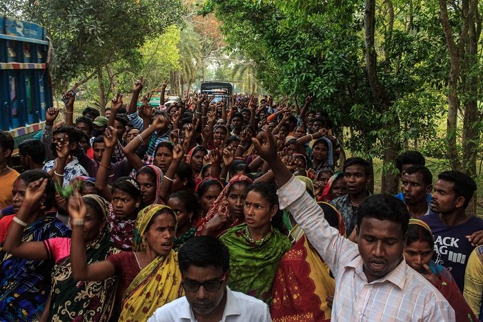 মজুরি বৃদ্ধির দাবিতে দ্বিতীয় দিনে চা-শ্রমিকদের কর্মবিরতি, সড়ক অবরোধ